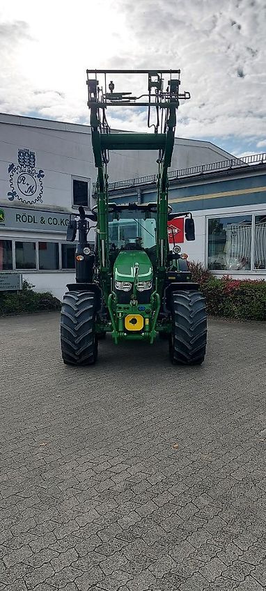 John Deere 6120M + 623R Frontlader