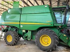 John Deere mietitrebbia s 560