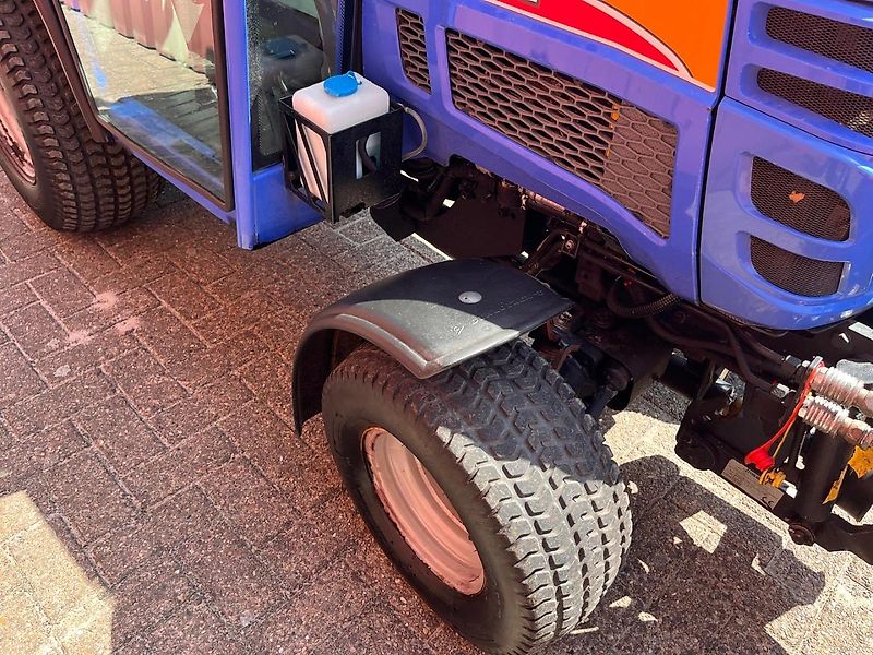 Iseki Iseki TM 3215 AHLK Kommunaltraktor Schlepper Winterdienst Traktor