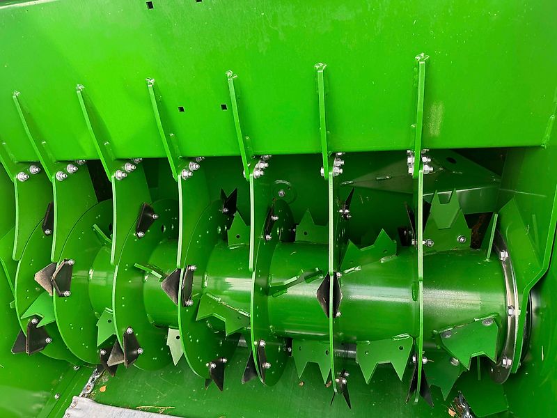 McHale NEW McHale C460 Bale Shredder/Feeder For Sale