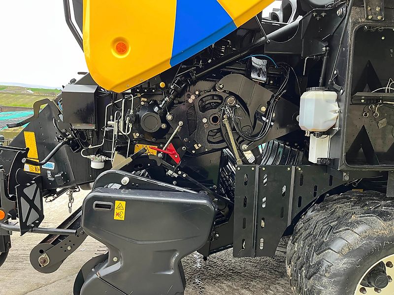 New Holland Agriculture New Holland BB1290 Plus Square Baler For Sale