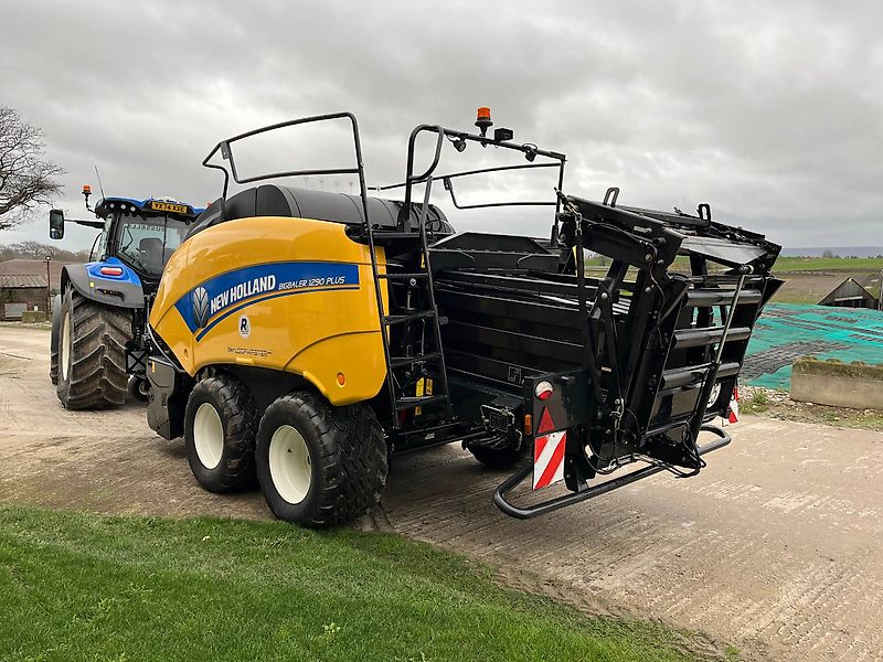 New Holland Agriculture New Holland BB1290 Plus Square Baler For Sale