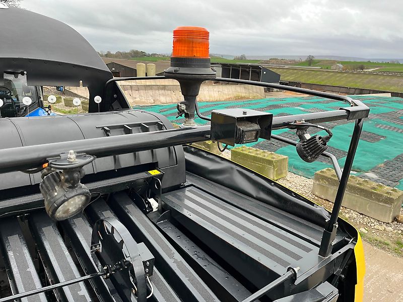 New Holland Agriculture New Holland BB1290 Plus Square Baler For Sale