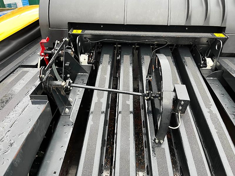 New Holland Agriculture New Holland BB1290 Plus Square Baler For Sale