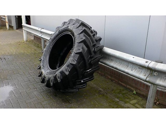 Pirelli 540/65 R 28 TM 800