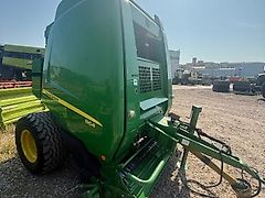 John Deere 864