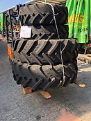 BKT Iseki TJA + MF Schlepper * BKT AS Reifen + Felgen 320/70 R 20 + 420/70 R 30 Räder