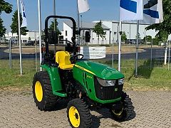 John Deere 3025E