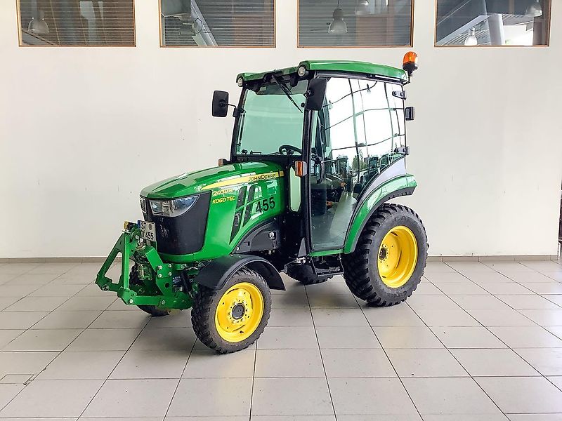 John Deere 2038R