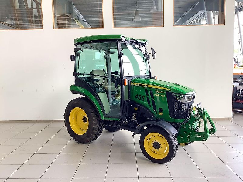 John Deere 2038R