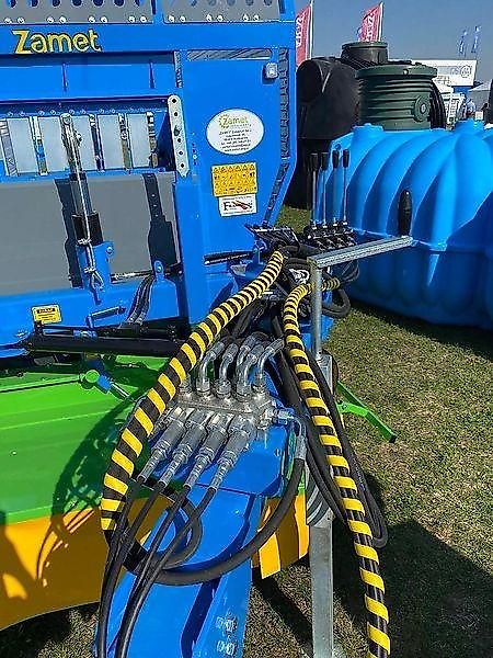 Zamet Mähladewagen / Green forage mower / Remorque autochargeuse / Autocaricante / Самозагружающийся прицеп с косилкой / Przyczepa samozaładowcza z kosiarką bębnową T635/1