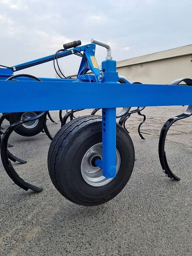 BM Maschinenbau Federzinkenegge, Öko Grubber, 5m hydraulisch mit Stützrädern