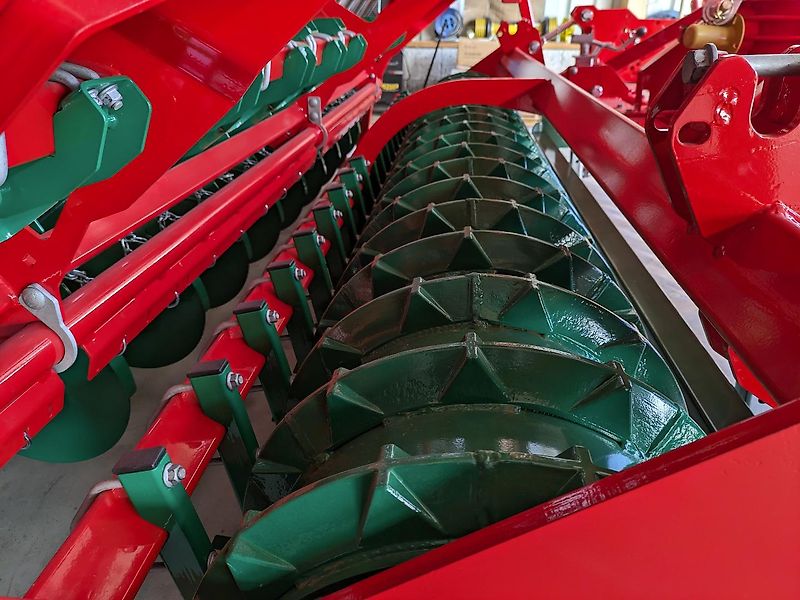 AGRO-MASZ ANA30 + SN301, Kreiselegge + Sämaschine, 20 Reihen