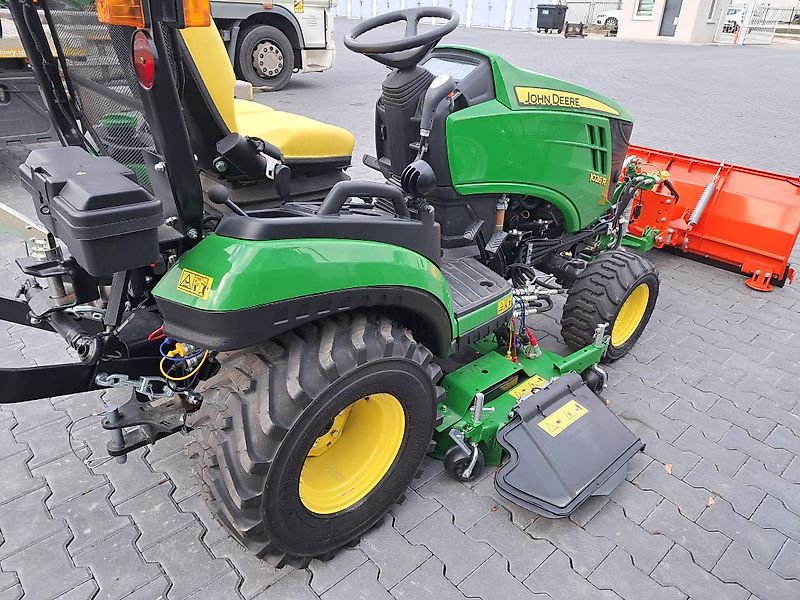 John Deere 1026R