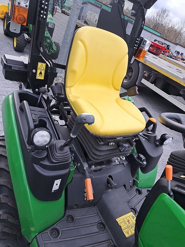 John Deere 1026R