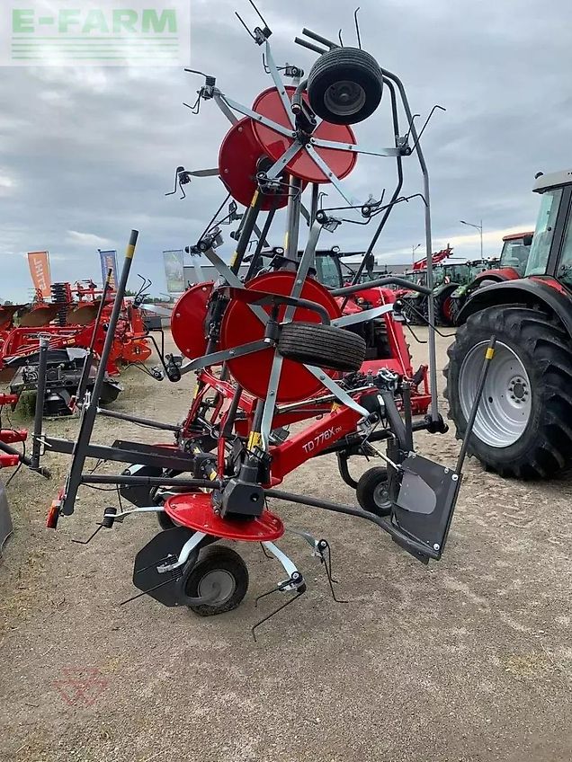 Massey Ferguson massey ferguson td776xdn