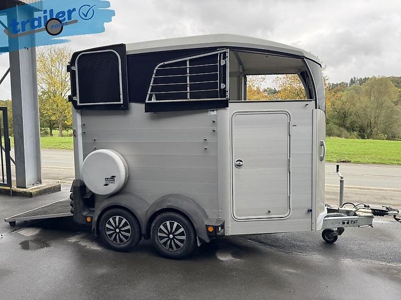 Ifor Williams Pferdeanhänger - HBX506 mit Sattelkammer