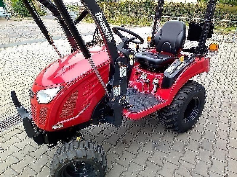 Branson 1905 H mit Frontlader BL 90