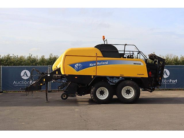 New Holland BB9060