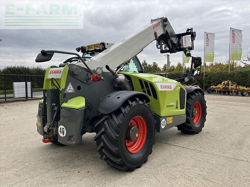 Claas SCORPION 7055