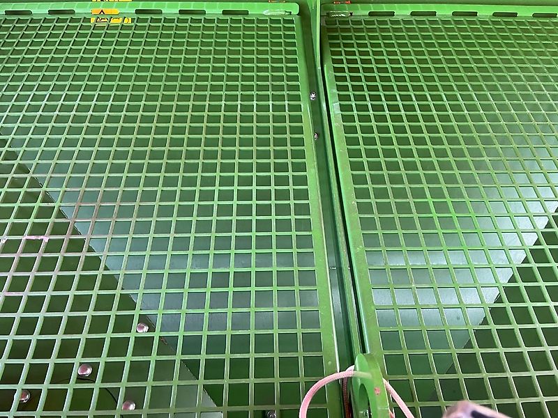 Amazone Amazone Avant 3002 Säschine/ Fronttank Ftender 1600/ Precea 3000-1 Maisleger