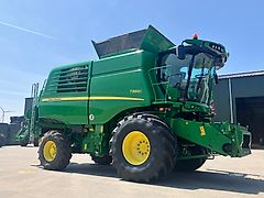 John Deere T560i