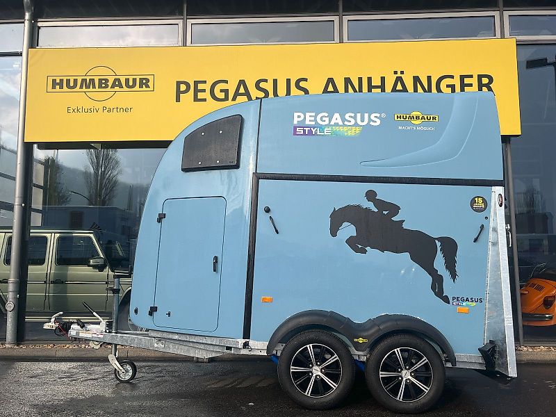 Humbaur Pegasus Style 2-Pferdeanhänger 2,4t Neu Vollpoly