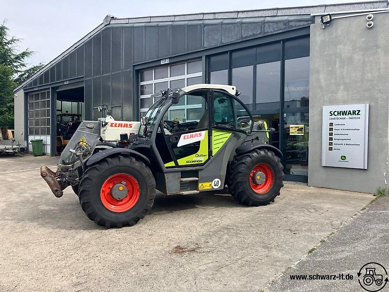 Claas Scorpion 7055