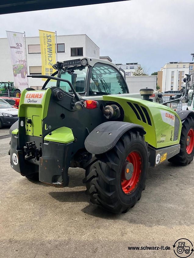 Claas Scorpion 7055