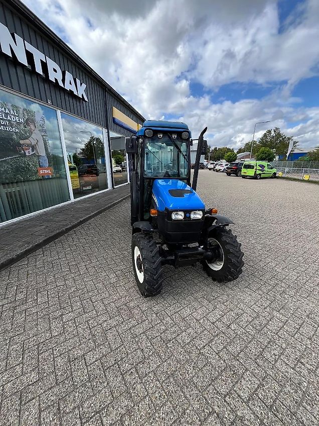 New Holland TN75NA