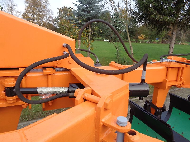 Howard Howard Howard SP6 Schwenkpflug mit 265 cm Arbeitsbreite Gummistützrad mit hydraulischer Verstellung Pakerarmen für Schlepperleistungen um 200 PS sehr gut zur hohen Leistung der Swingplog für Kein Krone Lemken oder sonstiger Schwenkpflug leichte sandige &