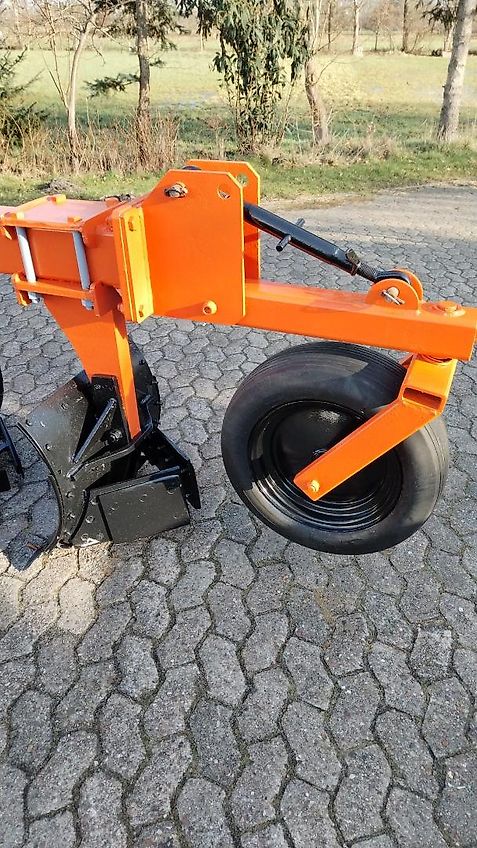 Howard Howard Howard SP6 Schwenkpflug mit 265 cm Arbeitsbreite Gummistützrad mit hydraulischer Verstellung Pakerarmen für Schlepperleistungen um 200 PS sehr gut zur hohen Leistung der Swingplog für Kein Krone Lemken oder sonstiger Schwenkpflug leichte sandige &