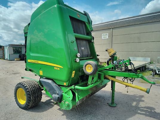 John Deere PRESSE JOHN DEERE 864