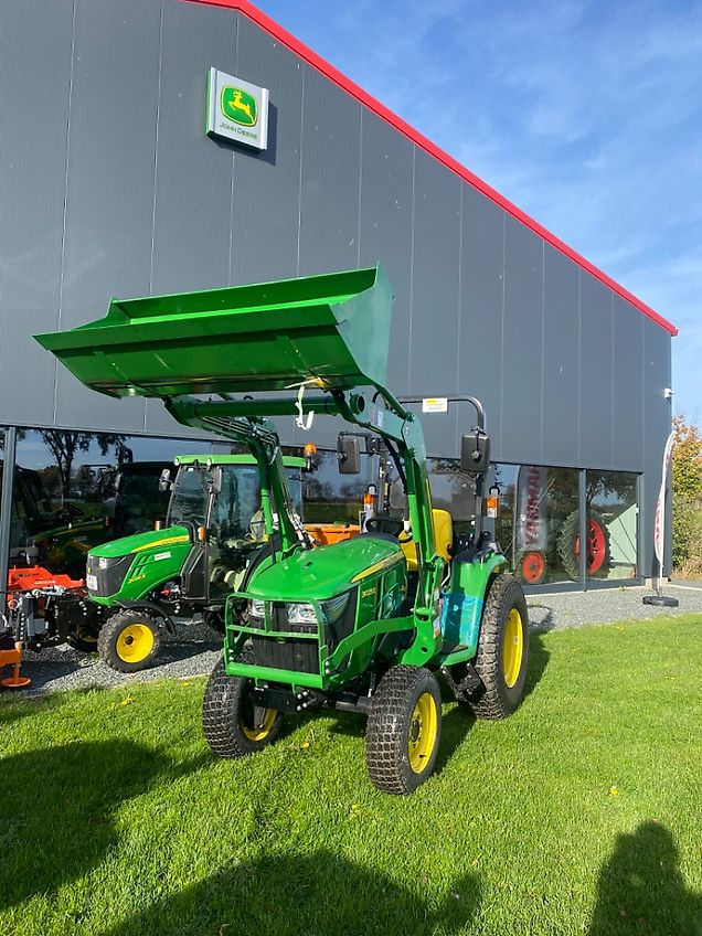 John Deere 3025 E & Frontlader 300 E