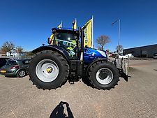 New Holland T7.300 AC Blue power