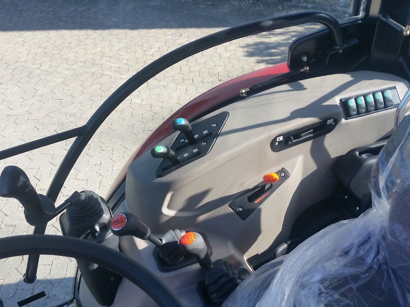 Case IH Farmall 65 A + Frontlader Quicke X 2 S