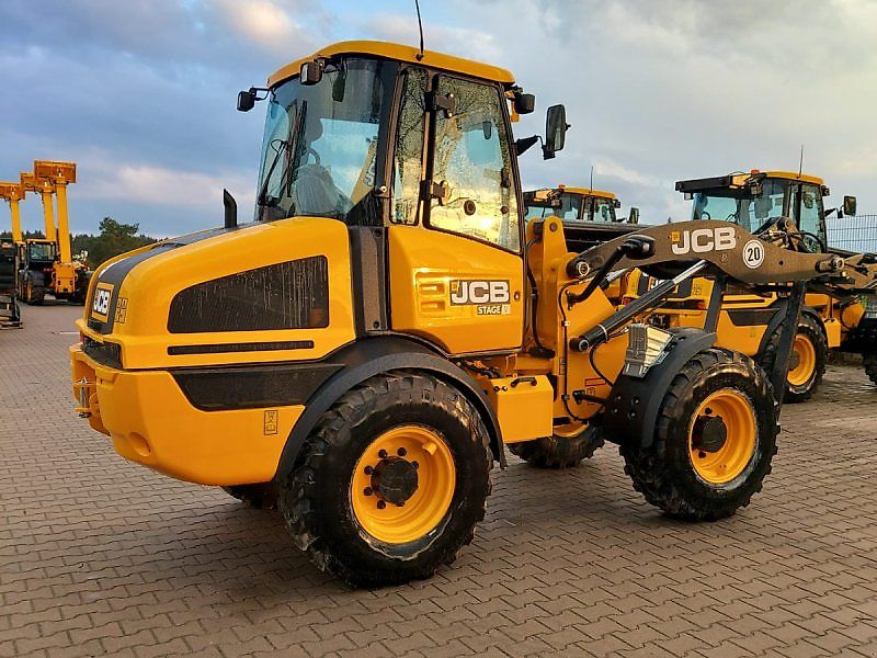 JCB 409 Agri