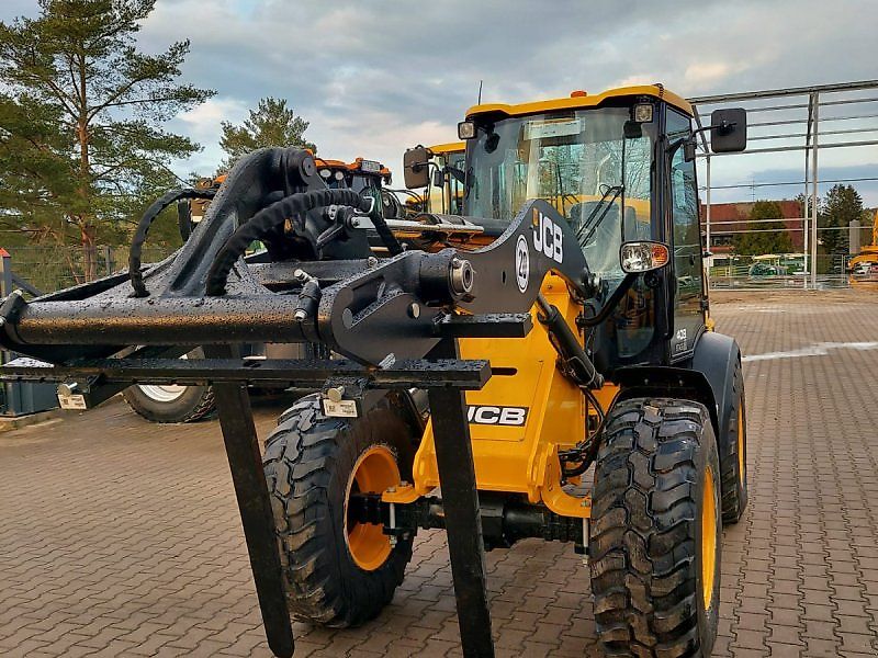 JCB 409 Agri