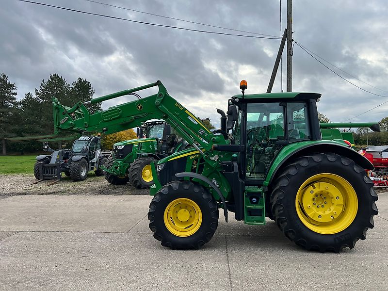 John Deere 6120M