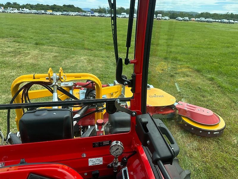 Carraro Antonio Carraro Infinity TR 5800 Solarparkmäher Kommunalschlepper stufenloses Getriebe Spezialtraktoren Solarpark Hangschlepper Bergschlepper Lohnunternehmen Ilmer Sichelmäher