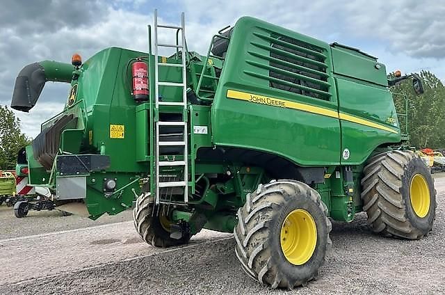 John Deere T 670 i