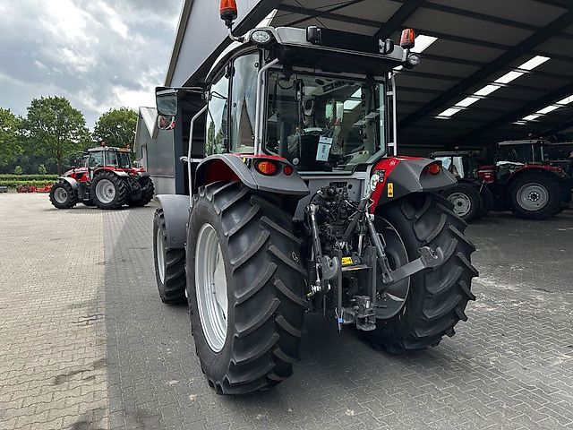 Massey Ferguson 5M.115 Dyna-4