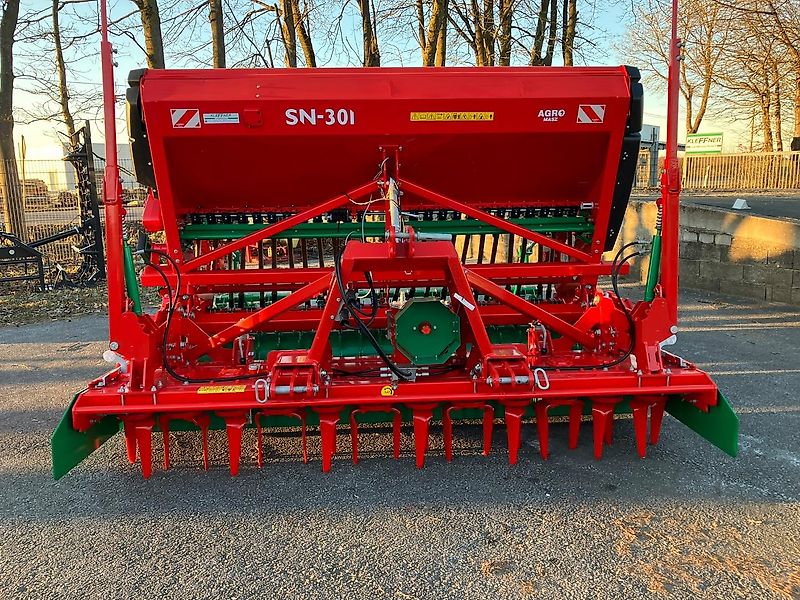 AGRO-MASZ Drillkombination KE +SN301 mit Doppelscheibenscharen und Andruckrollen