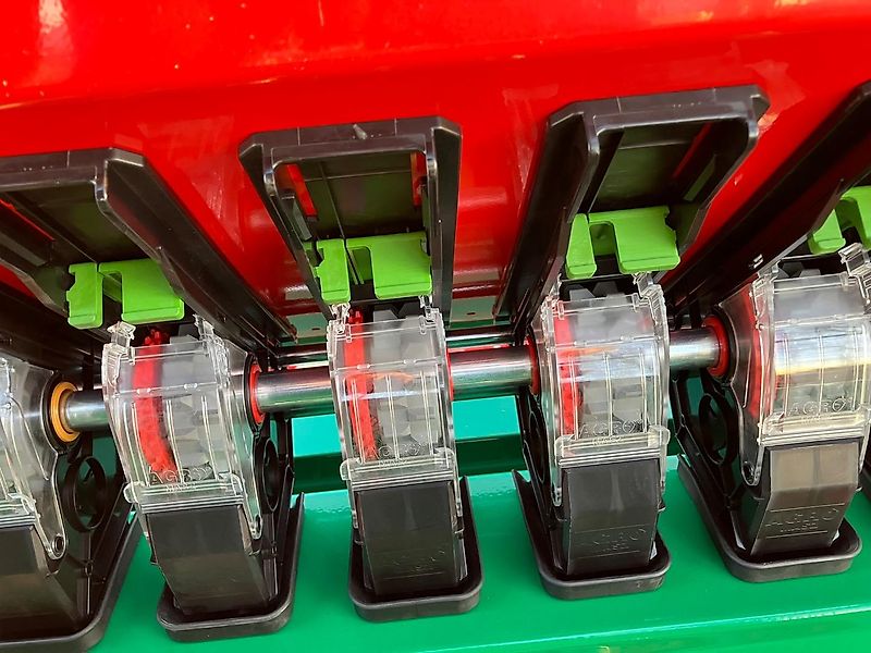 AGRO-MASZ Drillkombination KE +SN301 mit Doppelscheibenscharen und Andruckrollen