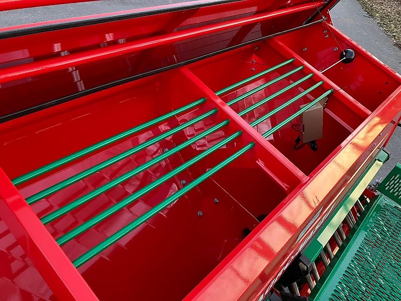 AGRO-MASZ Drillkombination KE +SN301 mit Doppelscheibenscharen und Andruckrollen