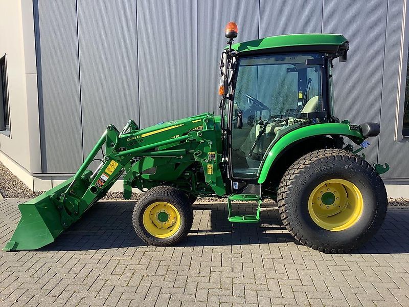 John Deere 4066R