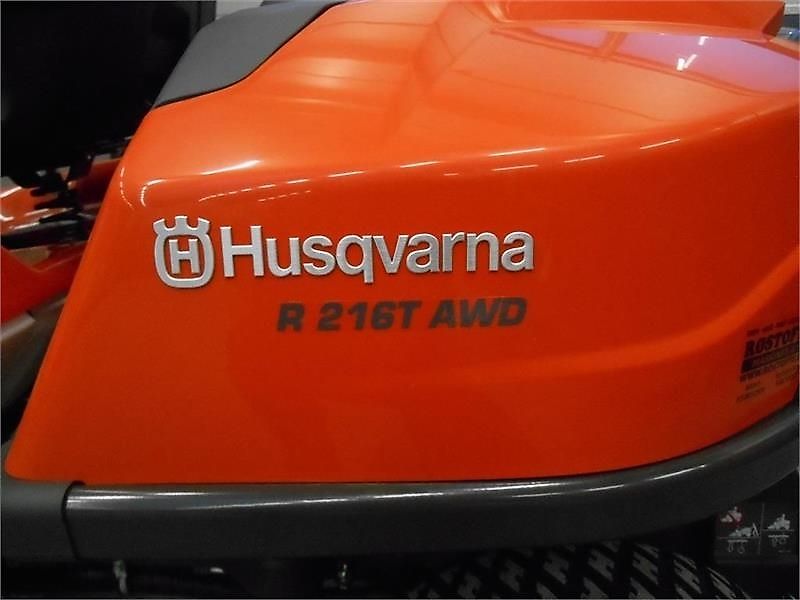 Husqvarna R 216T AWD