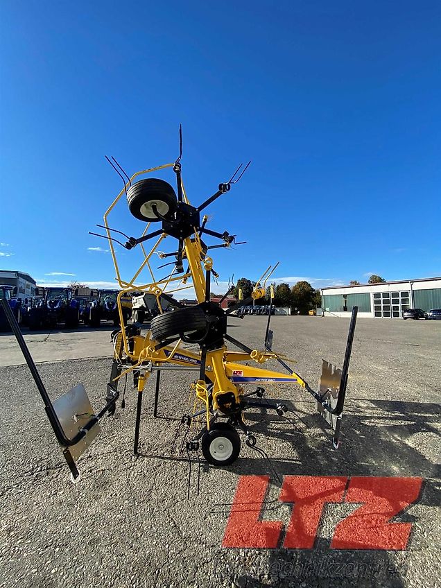 New Holland ProTed 660