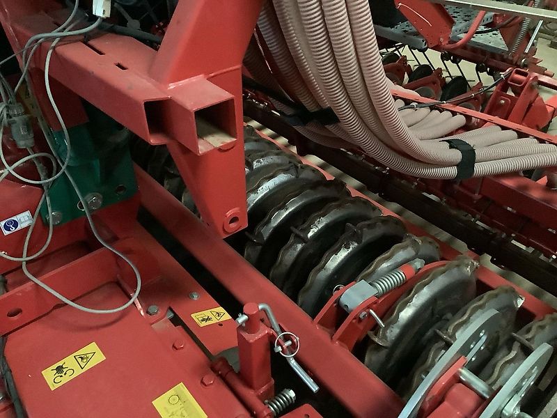 Kverneland NG 301 + Accord Drillmaschine S Pro 3m-24 CX
