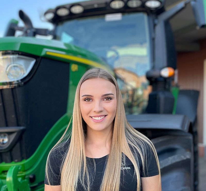 Ansprechpartner Frau Lisa Köster